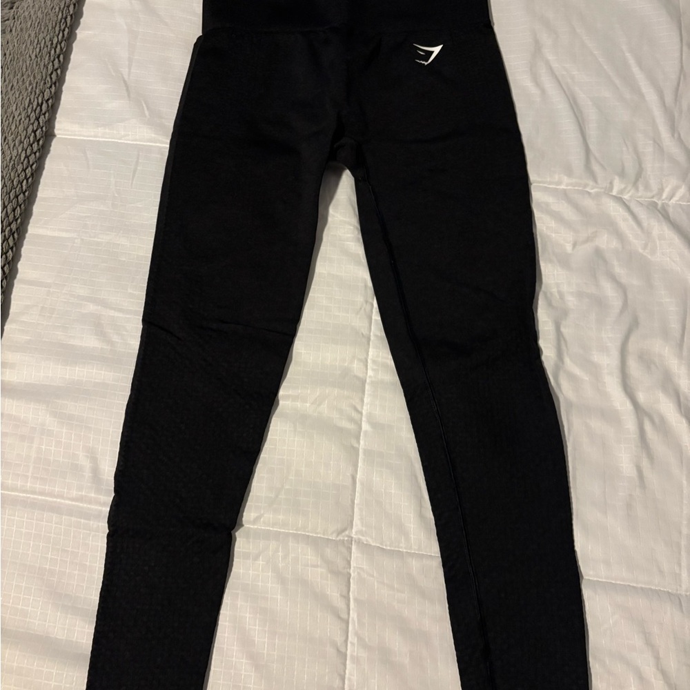 Gymshark Black Leggings with Elastic Waistband and Tapered Fit